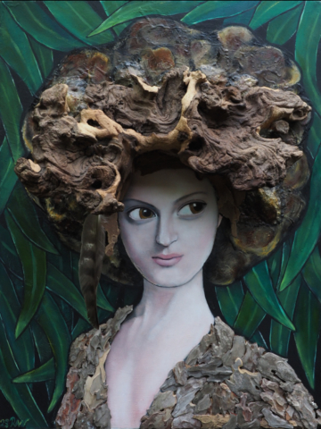 Mädchen mit Feder | Öl auf Holzkasten (2023) | Mit versteinertem Holz, Baumrinde und Habichtfeder | Maße: ca. 57 x 78 cm